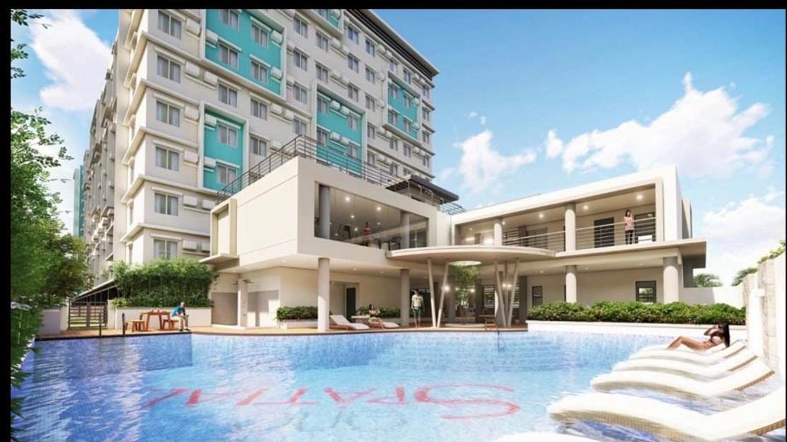 One Spatial Two Bedroom Condominium Unit With Pool And Gym Free Netflix And Wifi Илойло Сити Екстериор снимка