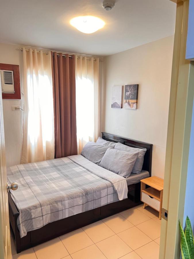 One Spatial Two Bedroom Condominium Unit With Pool And Gym Free Netflix And Wifi Илойло Сити Екстериор снимка